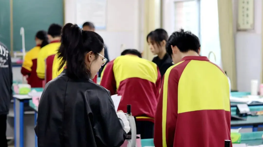 夯实实操功底全力备战中考——内乡菊潭学校有序开展理化生实验考前演练 第10张