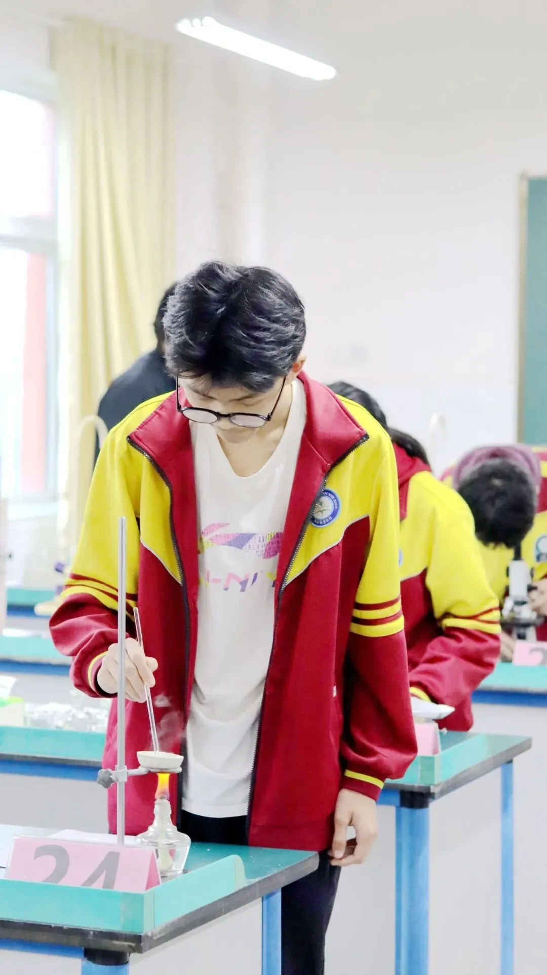 夯实实操功底全力备战中考——内乡菊潭学校有序开展理化生实验考前演练 第12张