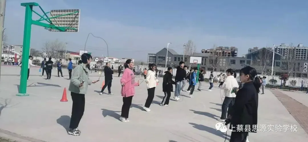 迎中考,你努力的样子最美丽——上蔡县思源实验学校积极备战2021年中招体育、实验考试 第3张