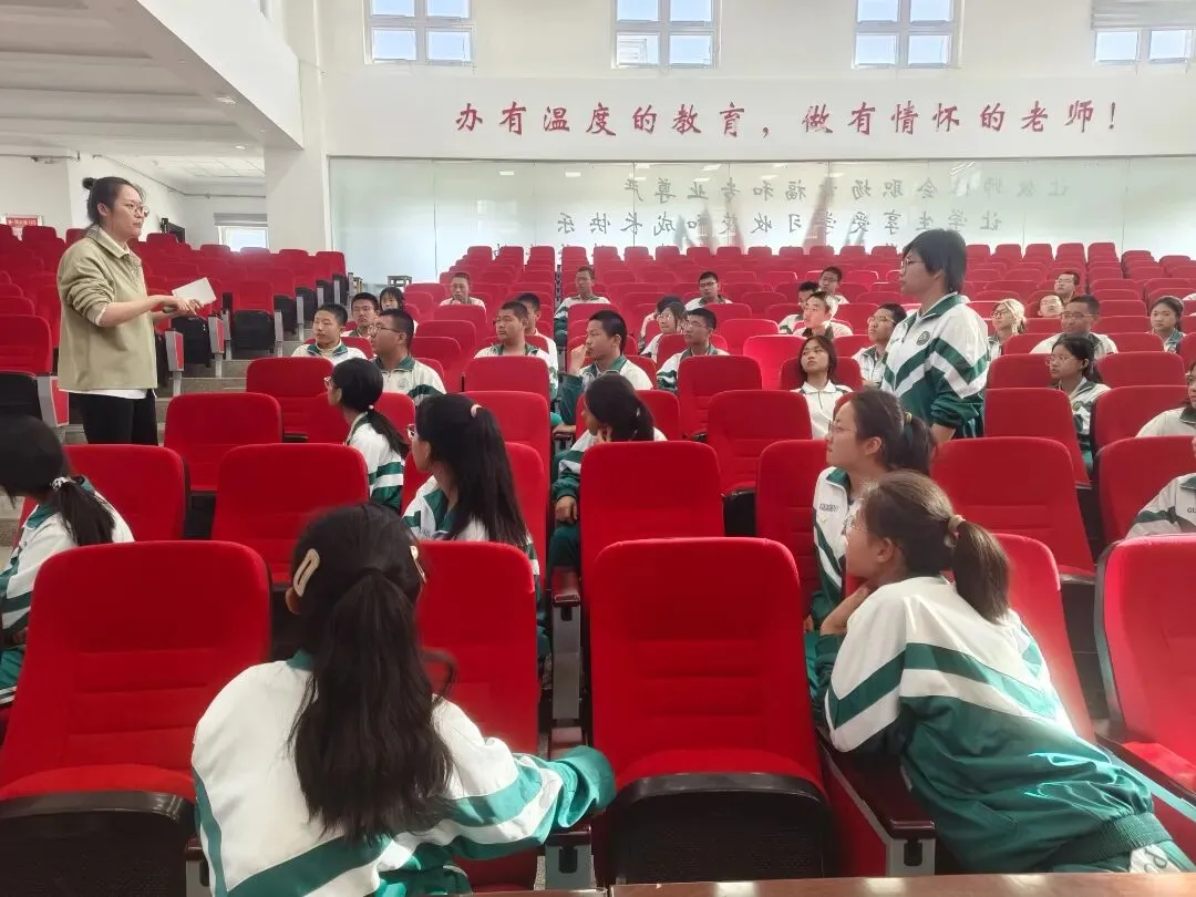 朋辈伴行逐梦未来,把脉问诊决胜中考——瓜州二中圆满举办“清北朋辈伴行”系列活动 第13张