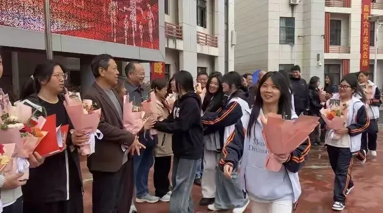 砺剑冲锋,逐梦争锋 | 我校中考高考动员大会圆满举行,同心聚力赴前程! 第41张