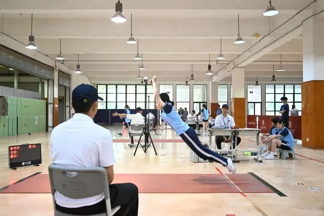 快讯!厦门体育中考今早开考,6个考点率先开考!现场实况→ 第6张 快讯!厦门体育中考今早开考,6个考点率先开考!现场实况→ 第6张