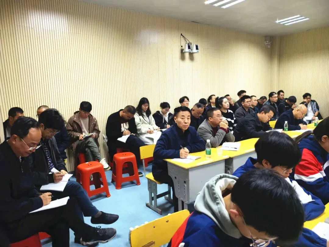 研思共进明方向 蓄力冲刺助中考——来凤县2026年初中物理复习备考研讨会在思源实验学校顺利召开 第22张