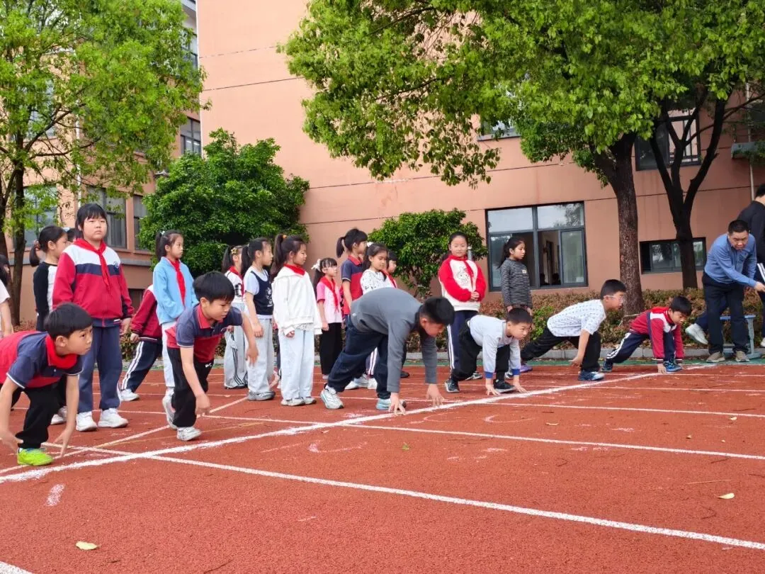 激扬青春 备战中考——曹娥街道中塘学校第四届达标运动会暨九年级体育模拟考圆满举行 第2张