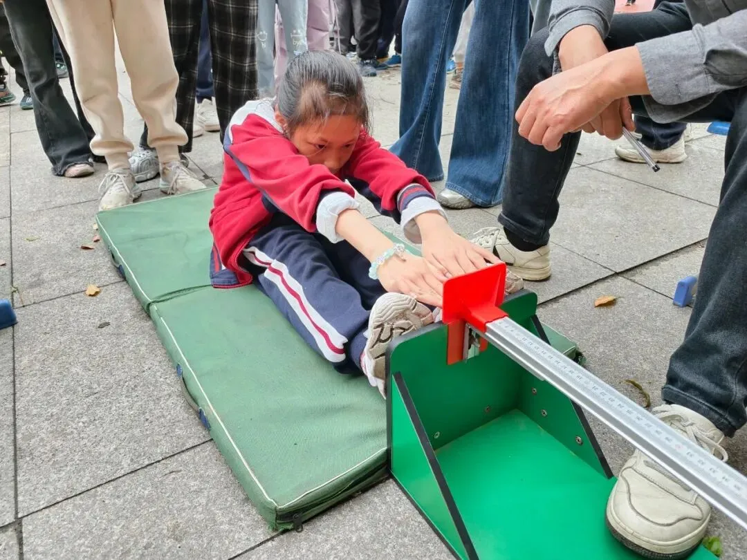 激扬青春 备战中考——曹娥街道中塘学校第四届达标运动会暨九年级体育模拟考圆满举行 第3张