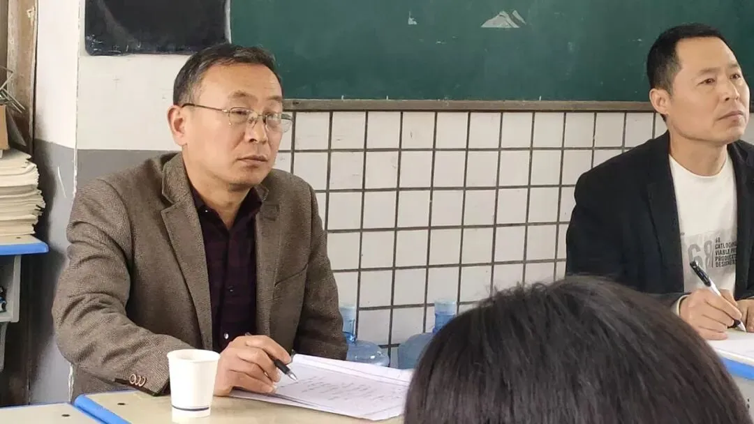 研思赋能迎中考,校际携手促提升——信阳九中教研团队莅临淮滨一中精准指导备考工作 第23张