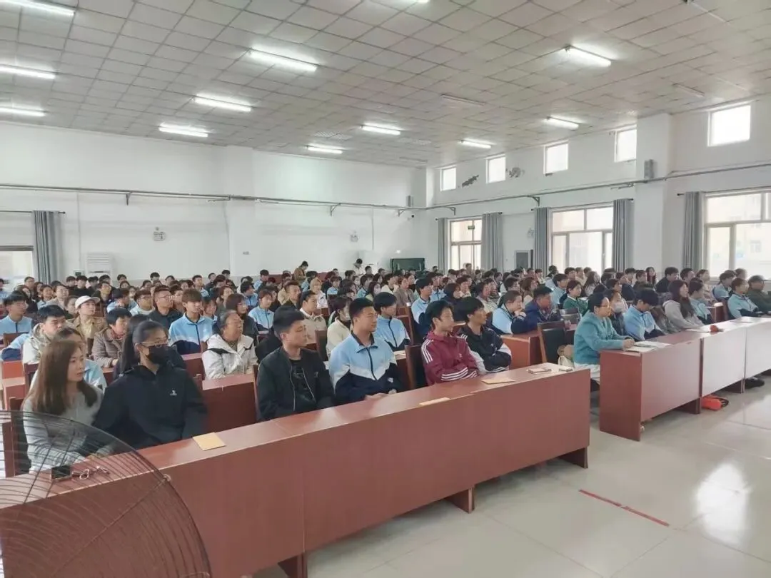 奋楫先行不负青春 逐梦中考勇毅前行——我校召开初三总复习动员暨体育培训会 第8张