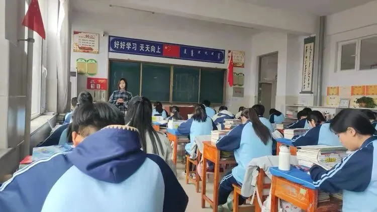 精准把脉明方向 凝心聚力备中考|旗教研室教研员莅临奈曼旗黄花塔拉中学开展初三听课评课暨指导活动 第5张