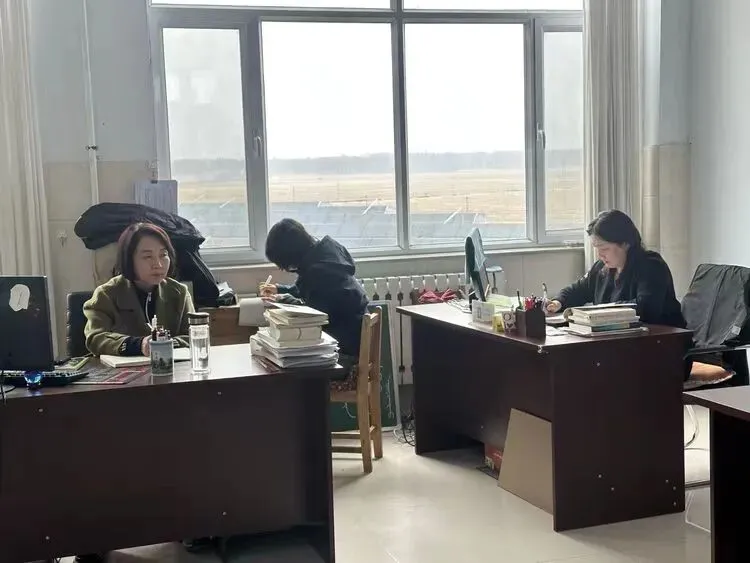 精准把脉明方向 凝心聚力备中考|旗教研室教研员莅临奈曼旗黄花塔拉中学开展初三听课评课暨指导活动 第14张