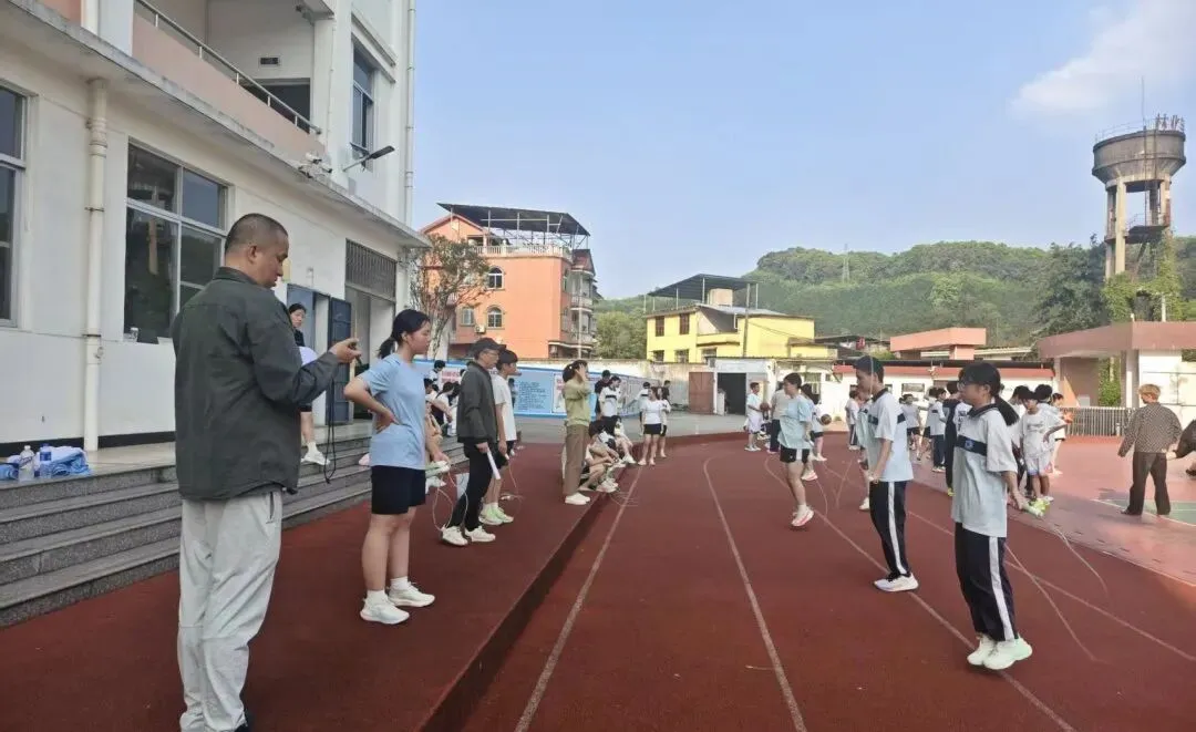 以测促练 备战中考——埔上中学开展九年级中考体育模拟测试 第4张