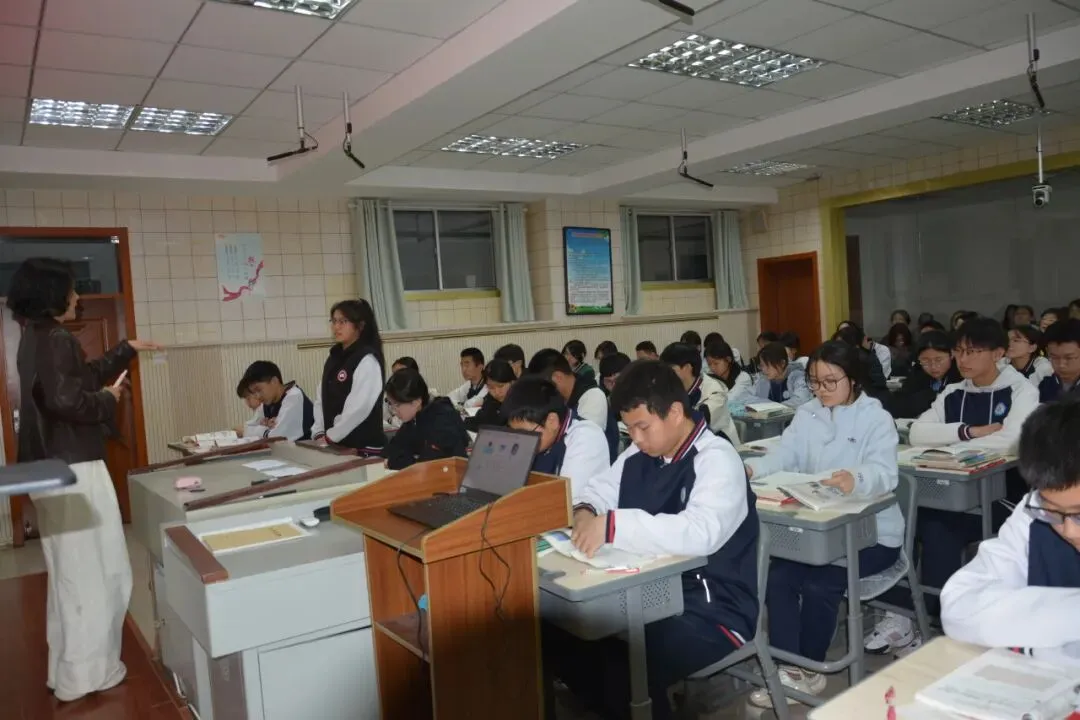 【办人民满意的教育】深耕思维课堂,赋能中考备考——威海市桥头中学承办2026年环翠区道德与法治复习暨思维课堂研讨活动 第20张 【办人民满意的教育】深耕思维课堂,赋能中考备考——威海市桥头中学承办2026年环翠区道德与法治复习暨思维课堂研讨活动 第20张