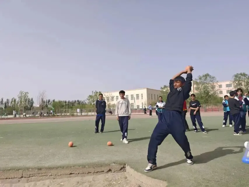 以测砺志,备战中考——伽师县卧里托格拉克镇中学2026年体育模拟测试圆满完成~ 第38张