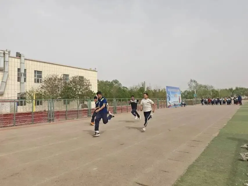 以测砺志,备战中考——伽师县卧里托格拉克镇中学2026年体育模拟测试圆满完成~ 第42张