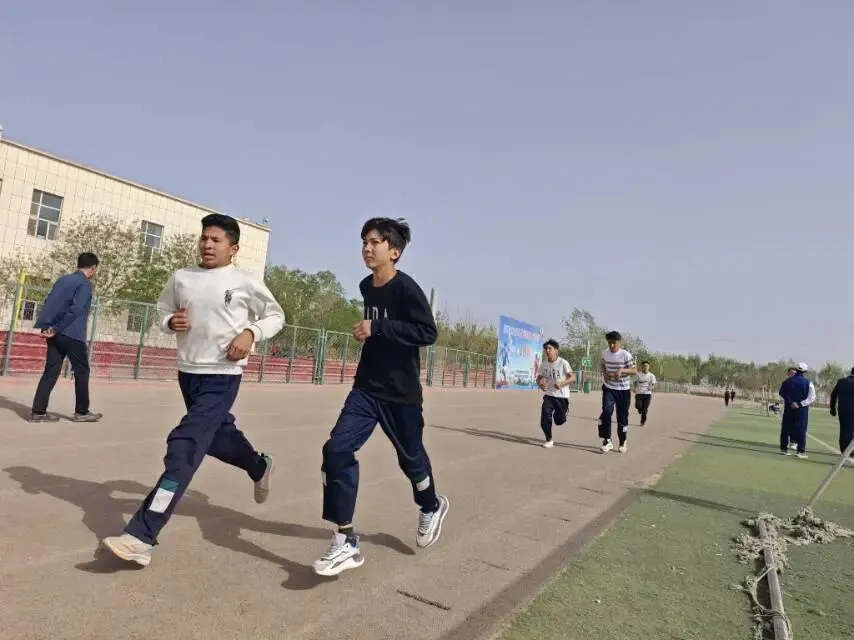 以测砺志,备战中考——伽师县卧里托格拉克镇中学2026年体育模拟测试圆满完成~ 第46张