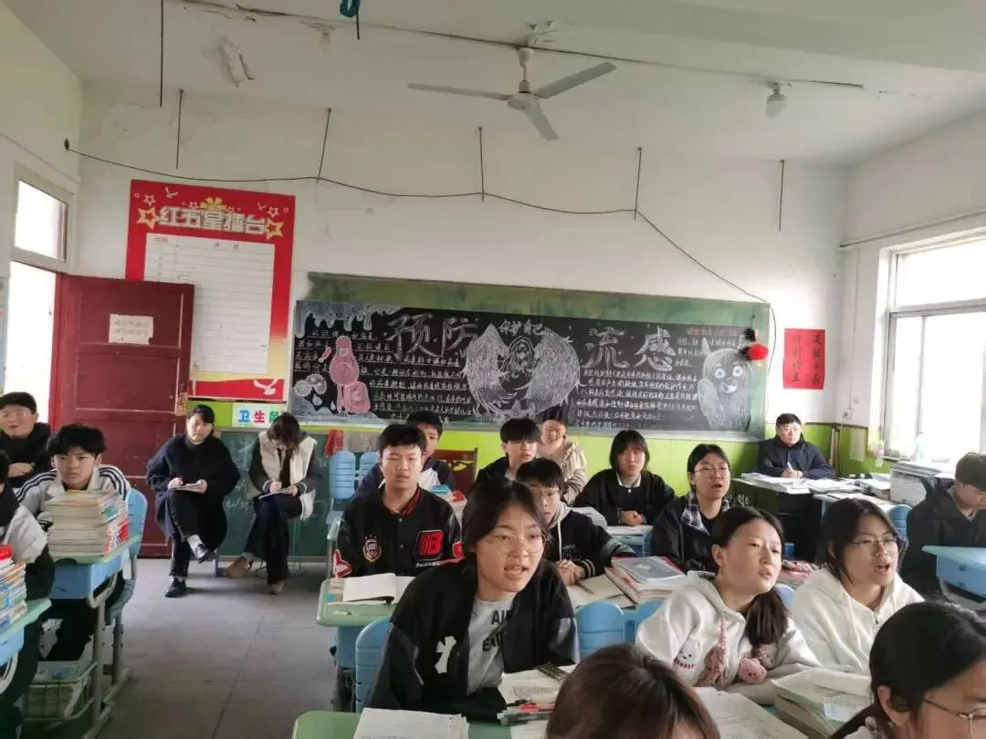 聚焦中考考点 打造高效课堂 — 我校语文公开课圆满开展 第4张