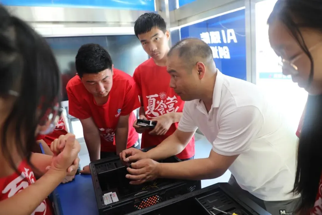 中考在即心里慌?别愁!云南新华为你铺好技能升学黄金路 第9张