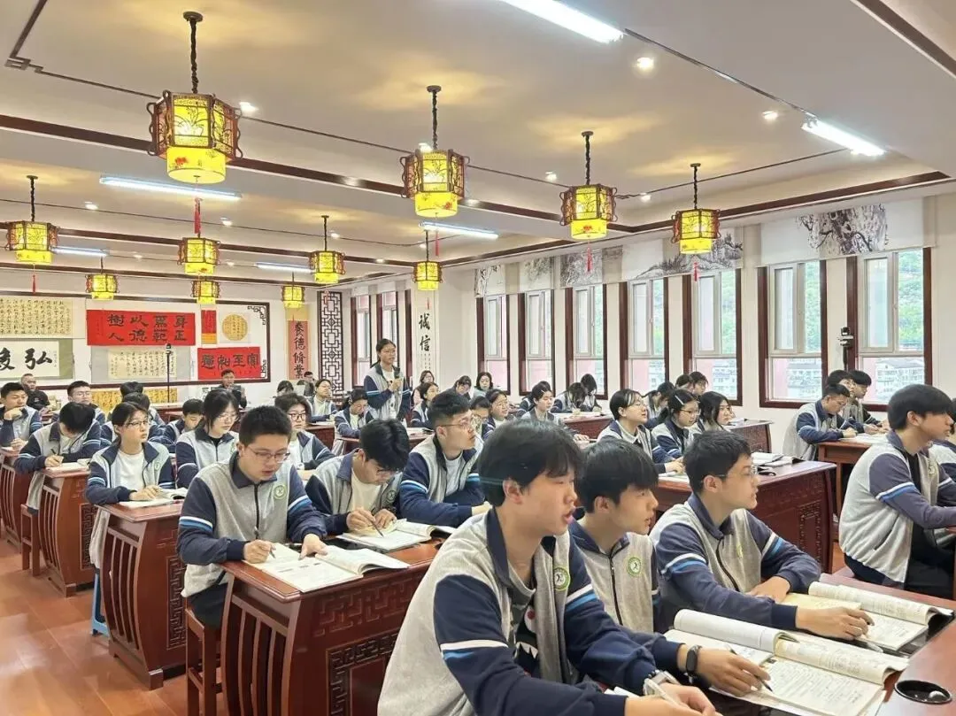 穿越周期探变局 聚焦素养备中考——汉中市2026年历史中考备考研讨会成功举行 第10张