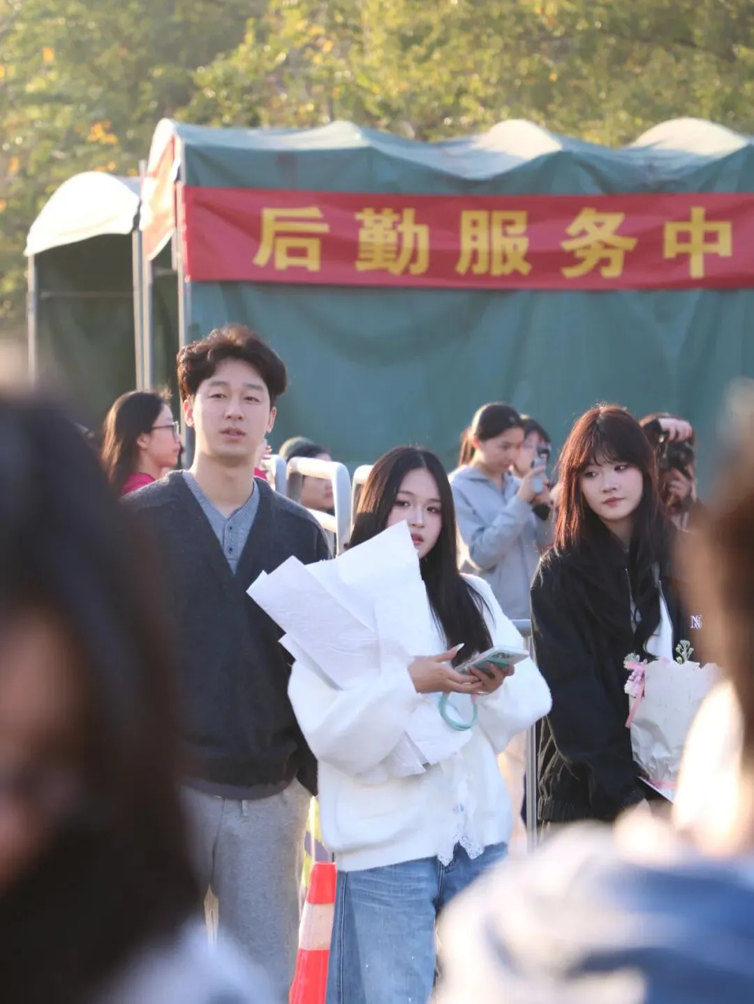 内附硬核真题!省统考DAY1惊现娱乐圈在逃男女主!浙江王一博众人围观,太帅了 第10张