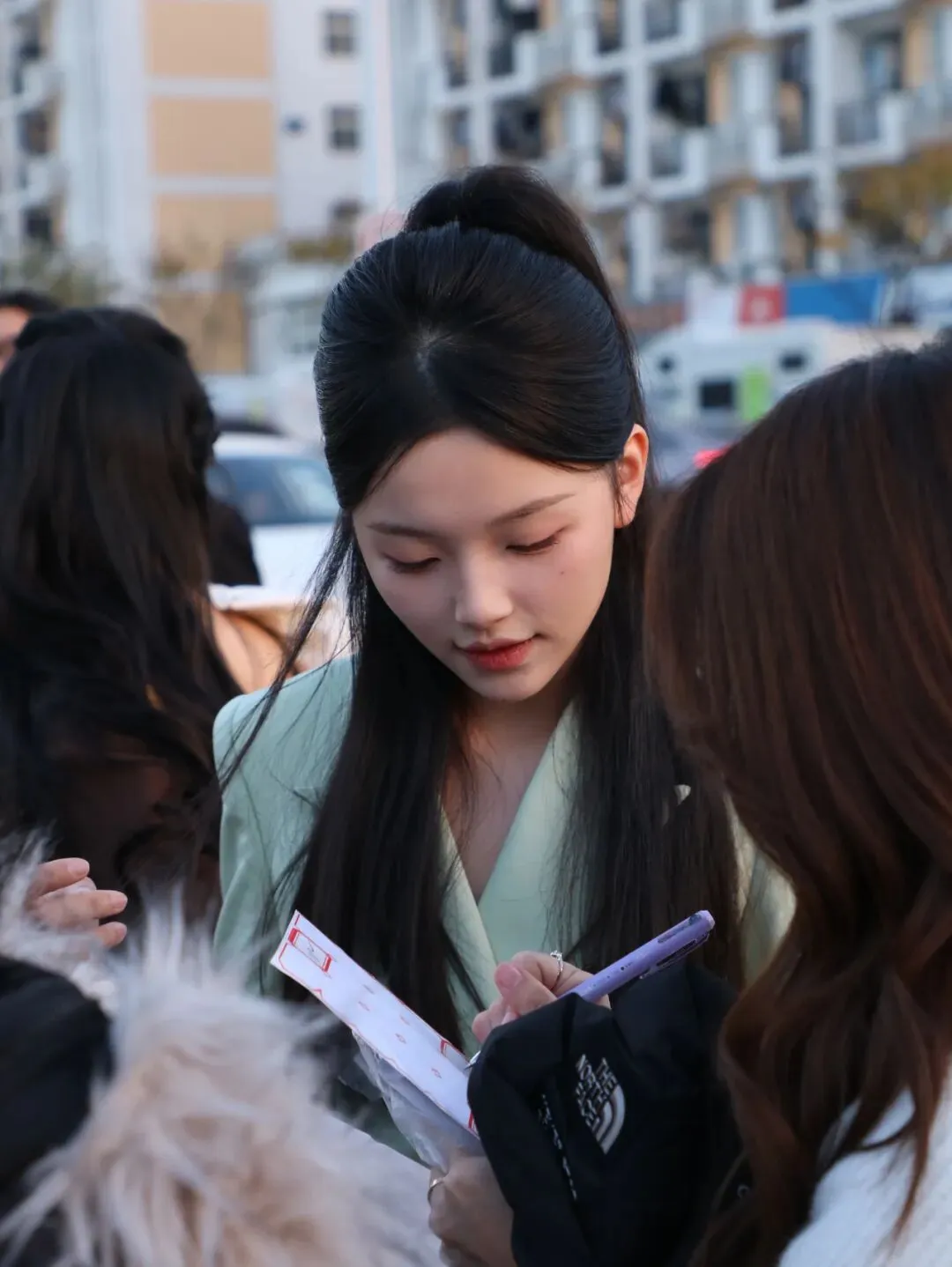 内附硬核真题!省统考DAY1惊现娱乐圈在逃男女主!浙江王一博众人围观,太帅了 第11张