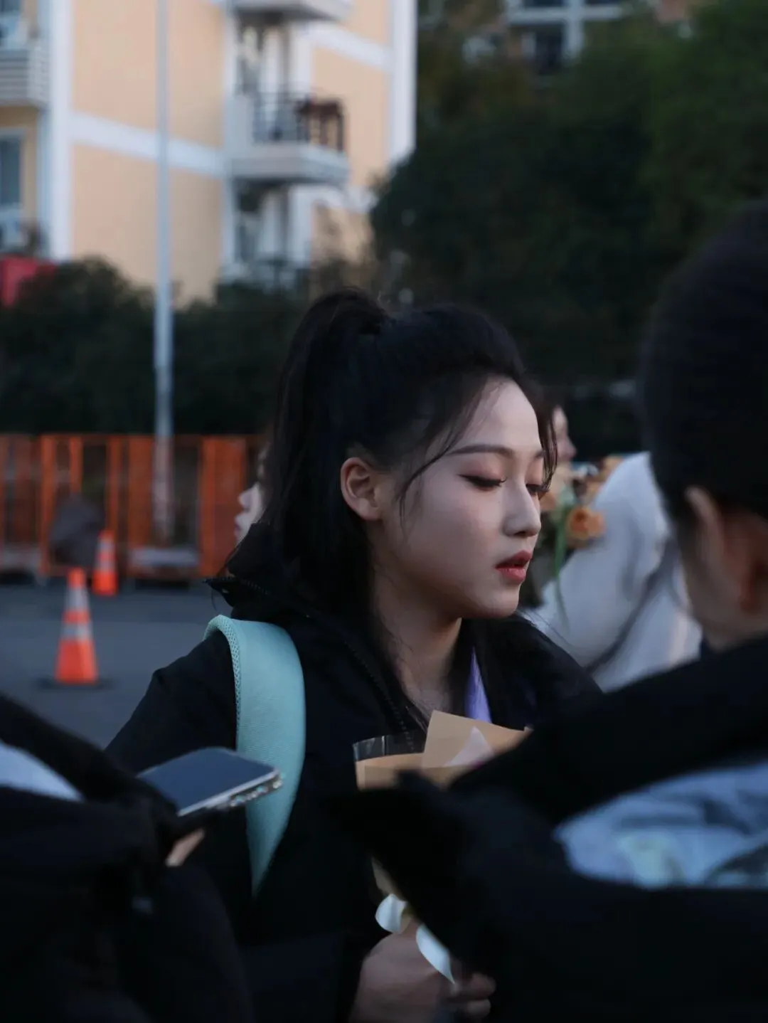 内附硬核真题!省统考DAY1惊现娱乐圈在逃男女主!浙江王一博众人围观,太帅了 第13张