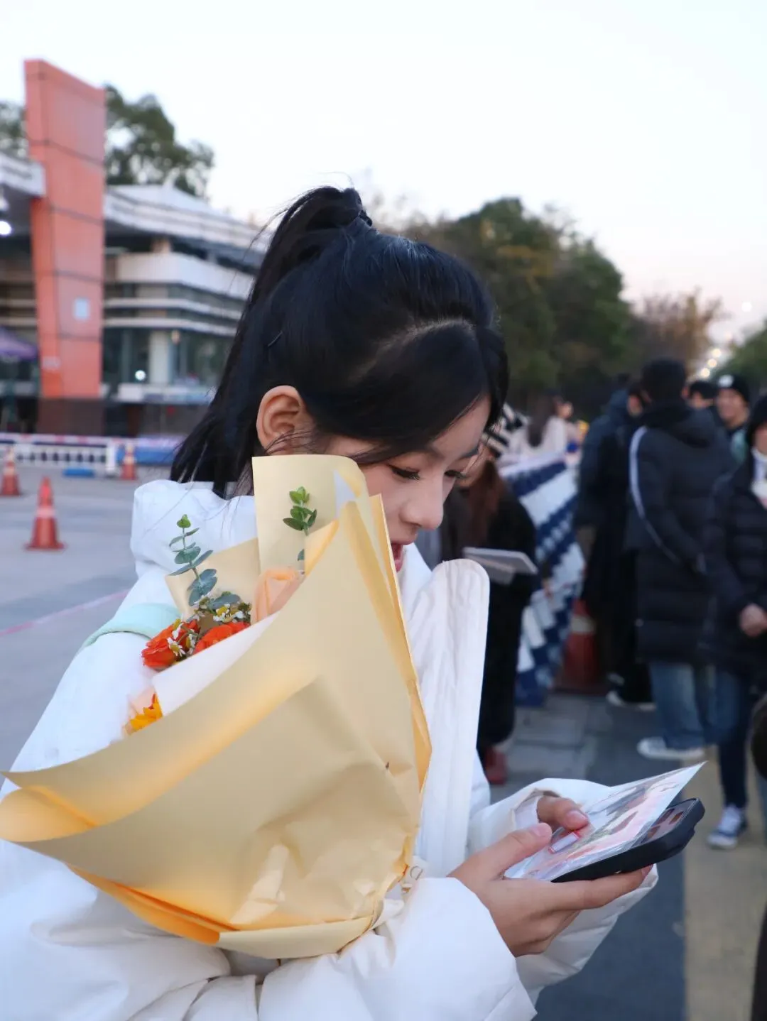 内附硬核真题!省统考DAY1惊现娱乐圈在逃男女主!浙江王一博众人围观,太帅了 第17张