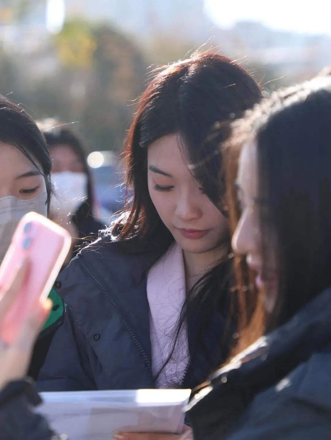 内附硬核真题!省统考DAY1惊现娱乐圈在逃男女主!浙江王一博众人围观,太帅了 第25张