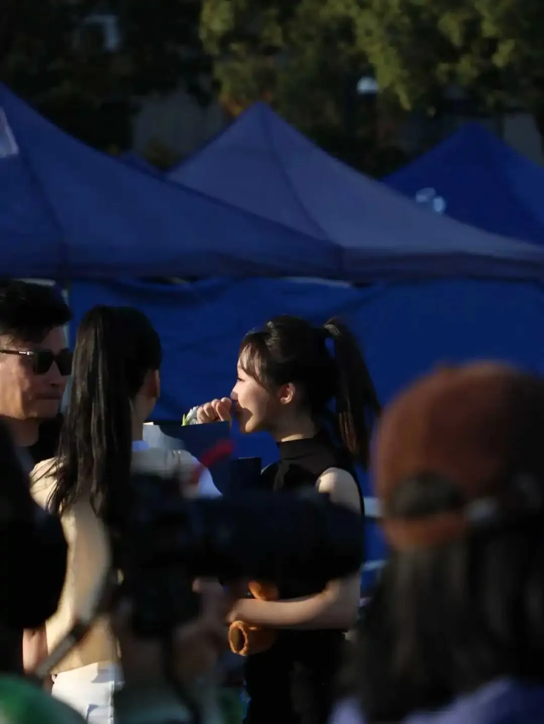 内附硬核真题!省统考DAY1惊现娱乐圈在逃男女主!浙江王一博众人围观,太帅了 第27张