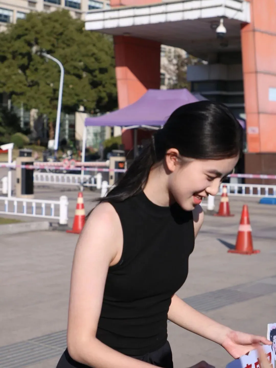 内附硬核真题!省统考DAY1惊现娱乐圈在逃男女主!浙江王一博众人围观,太帅了 第28张