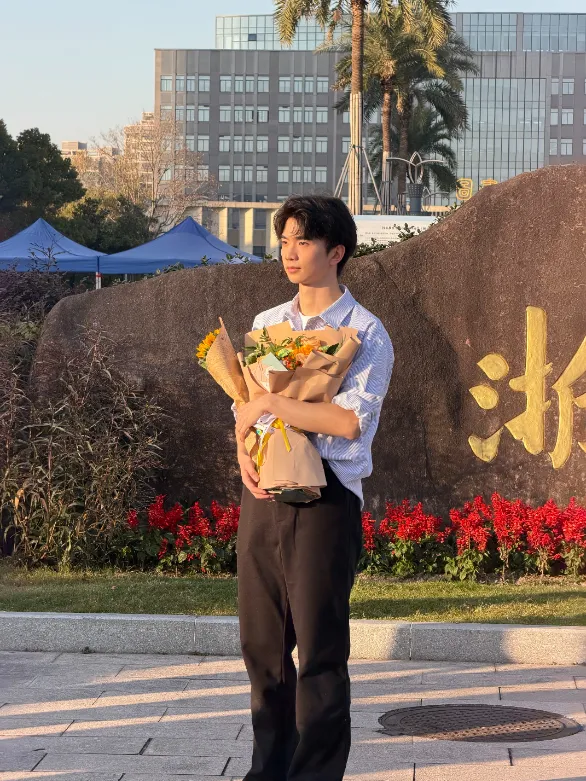 内附硬核真题!省统考DAY1惊现娱乐圈在逃男女主!浙江王一博众人围观,太帅了 第30张