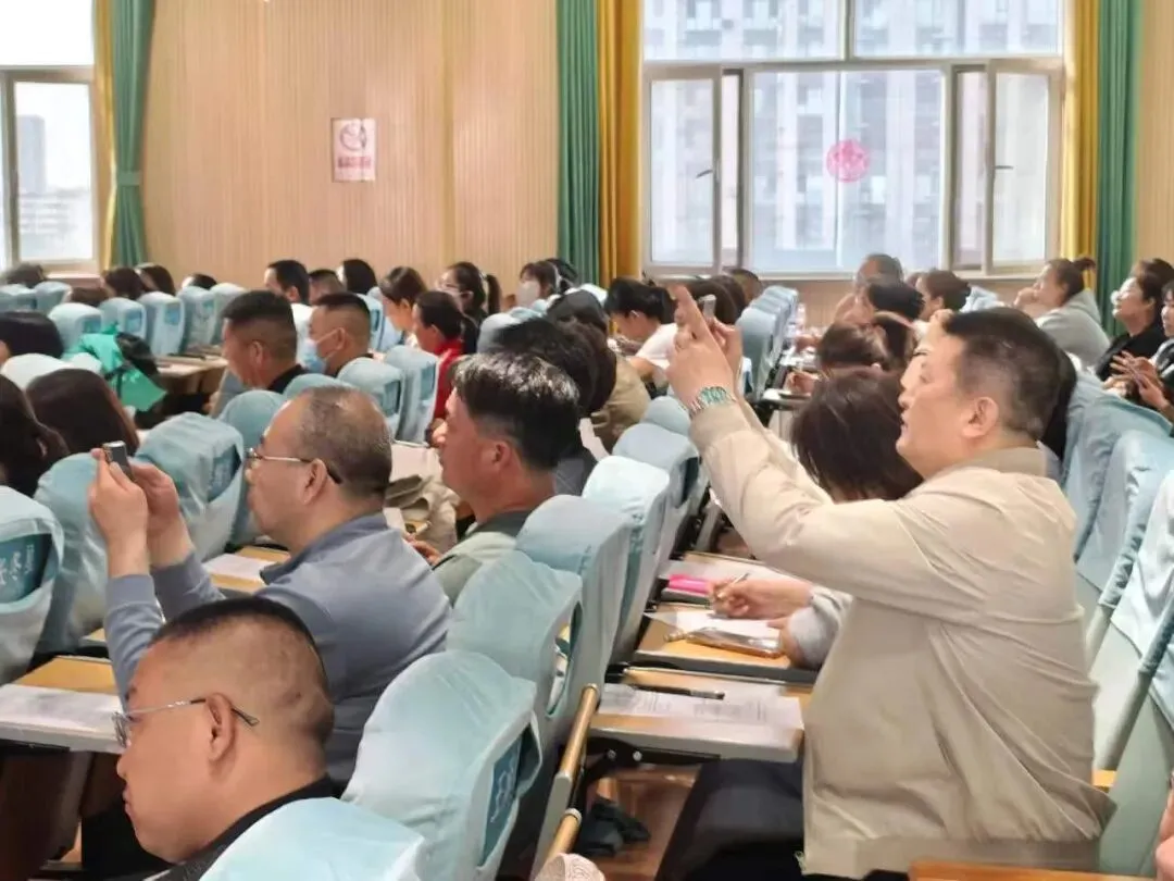 “定海神针立,护航中考路”----临河五中初三考前家长培训圆满落幕 第7张