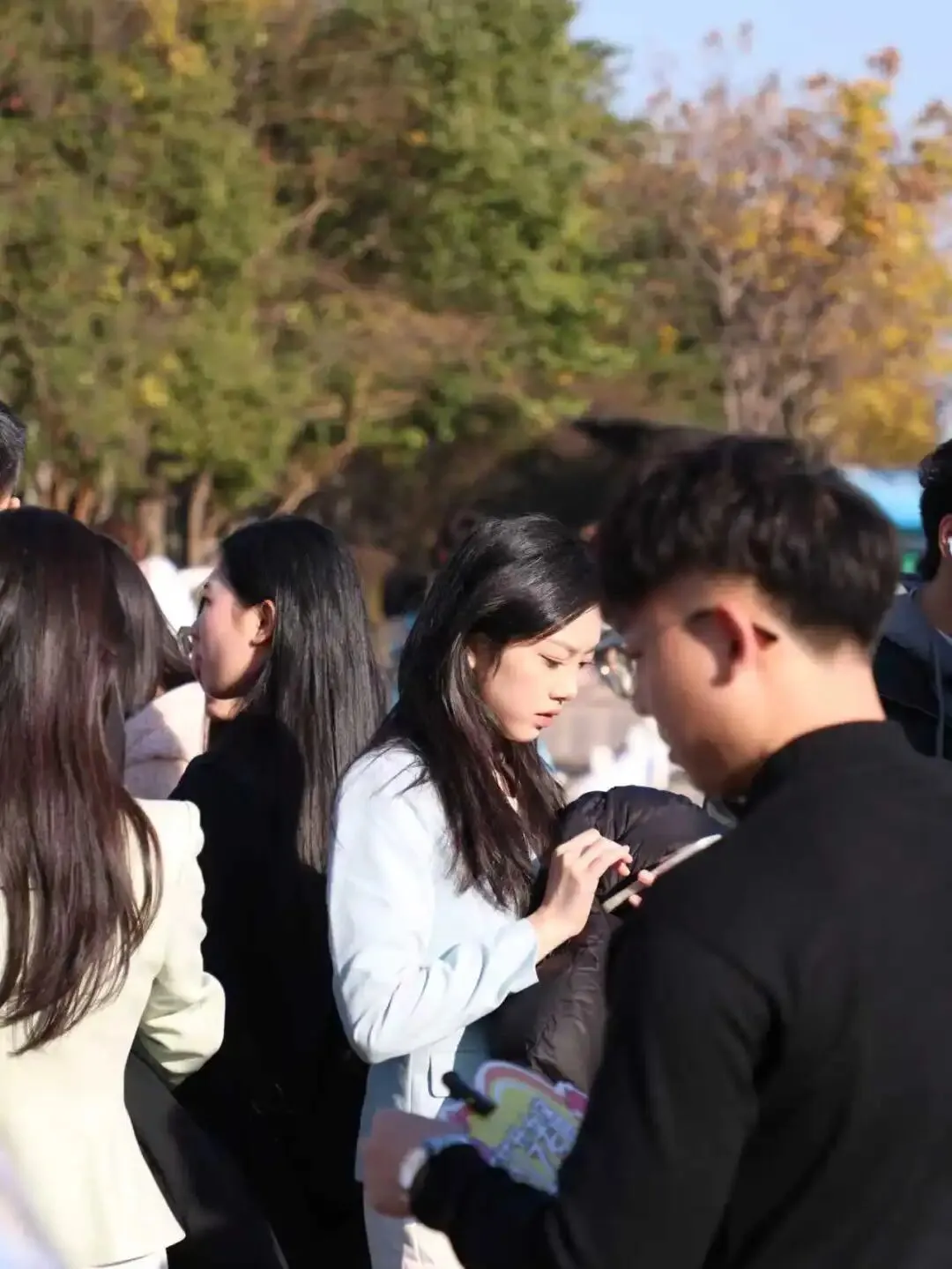 内附硬核真题!省统考DAY1惊现娱乐圈在逃男女主!浙江王一博众人围观,太帅了 第33张