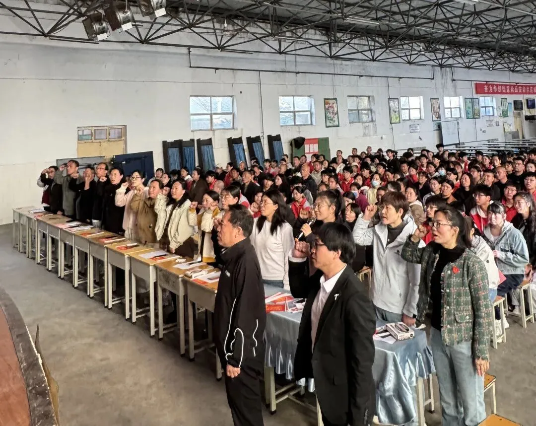 吹响冲刺号角!原村中学2026年中考动员大会圆满举行 第35张