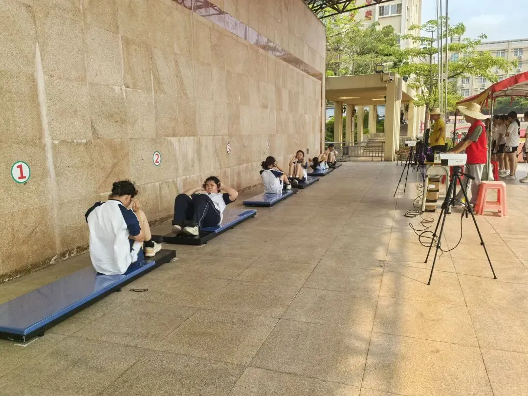 我市体育中考开考 第13张