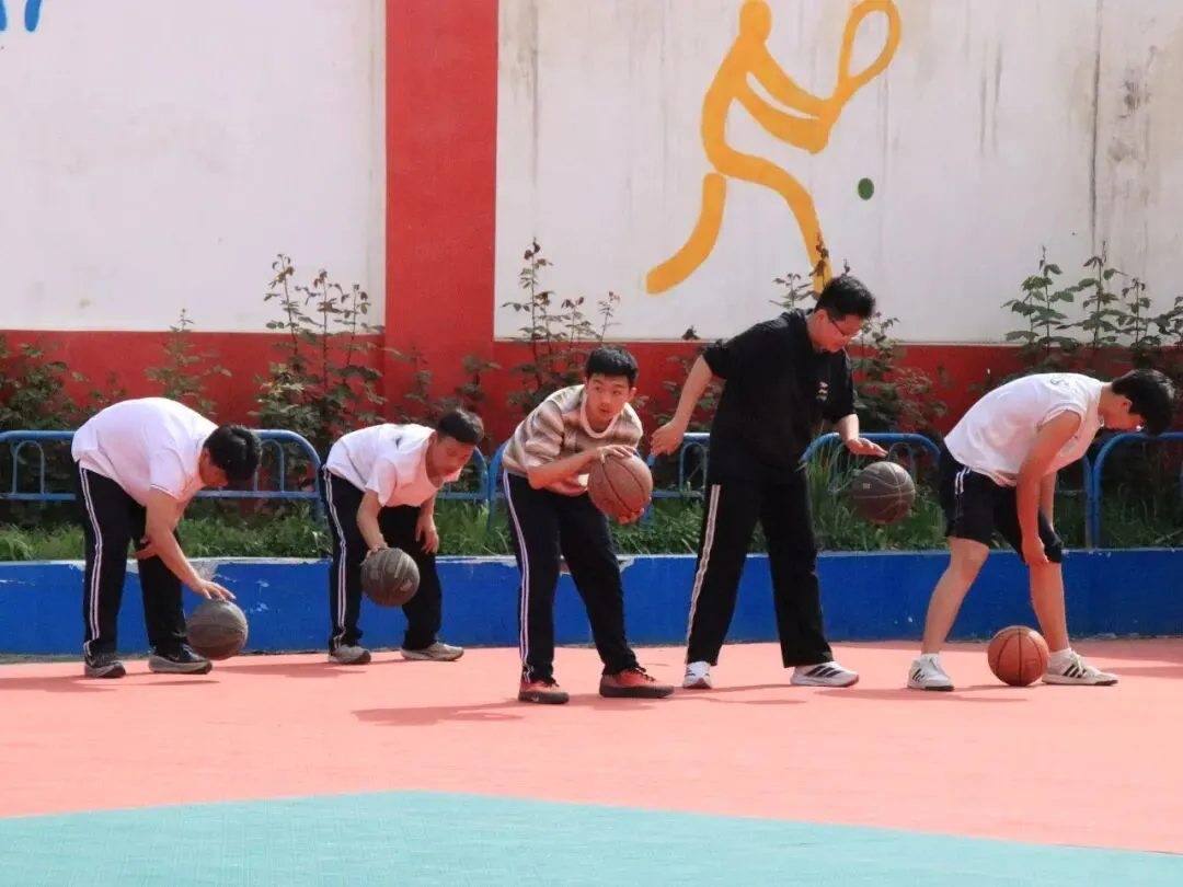 科学备战体育中考,助力学子冲刺满分 ——西安创越补习学校中考部2026体育备考纪实 第27张