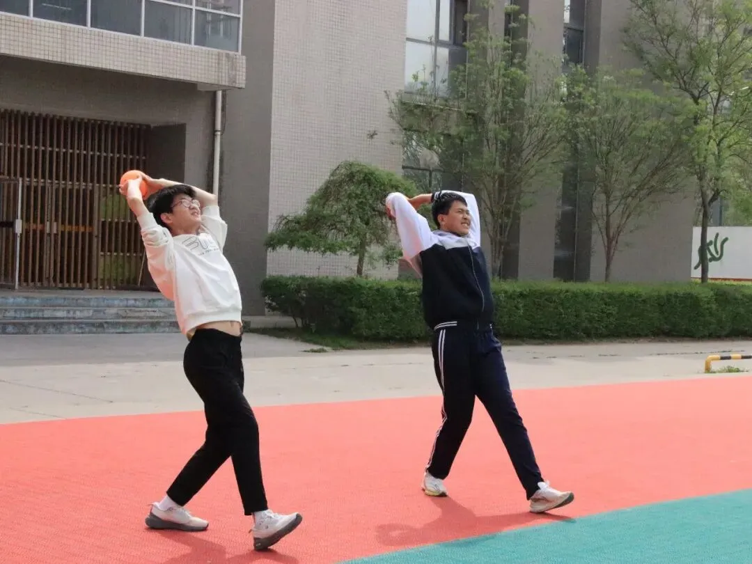 科学备战体育中考,助力学子冲刺满分 ——西安创越补习学校中考部2026体育备考纪实 第35张