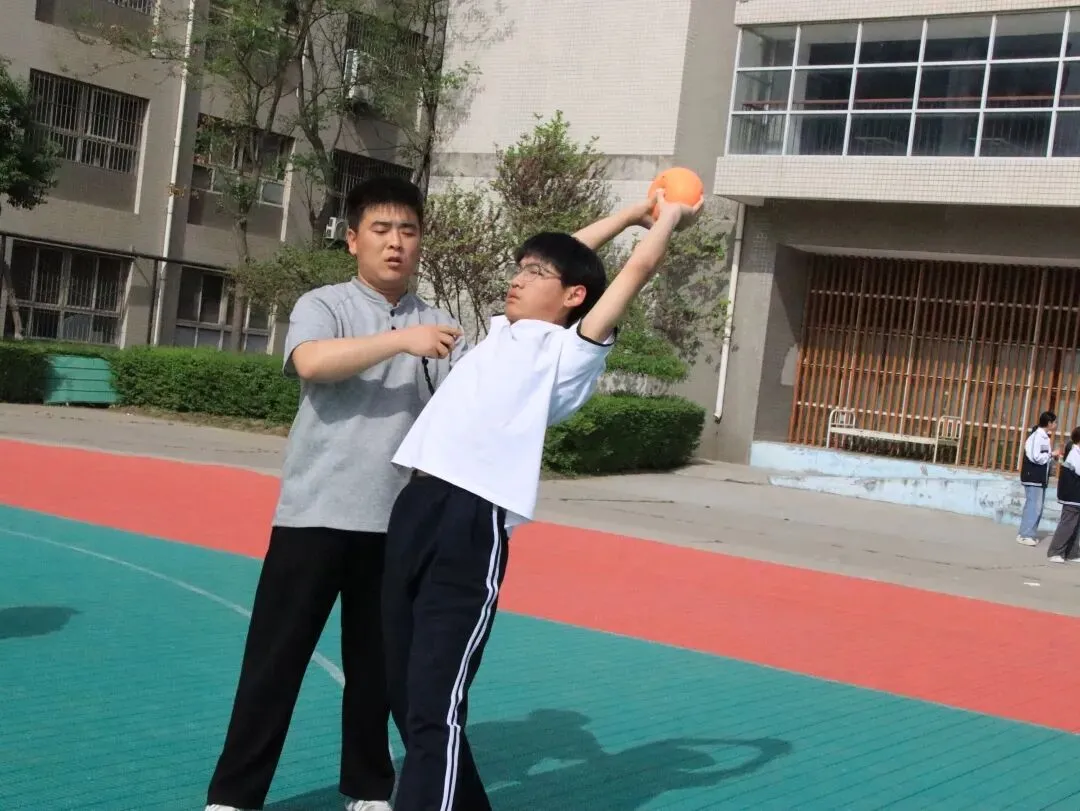 科学备战体育中考,助力学子冲刺满分 ——西安创越补习学校中考部2026体育备考纪实 第41张