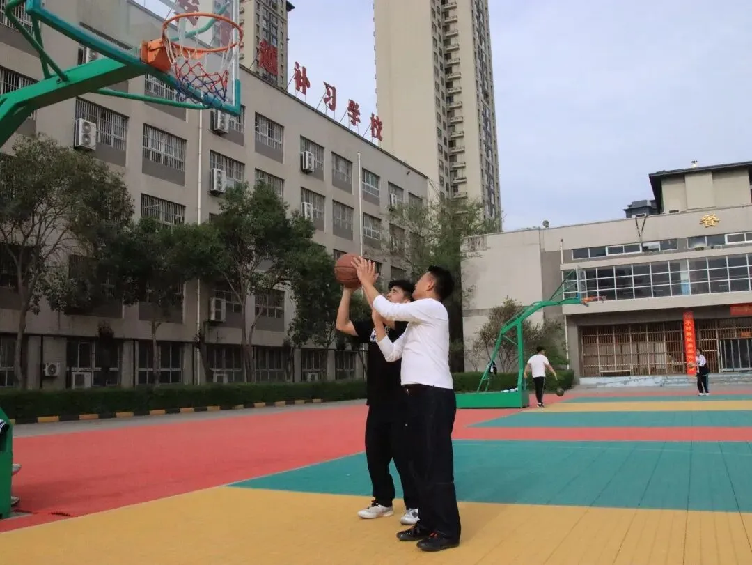 科学备战体育中考,助力学子冲刺满分 ——西安创越补习学校中考部2026体育备考纪实 第45张