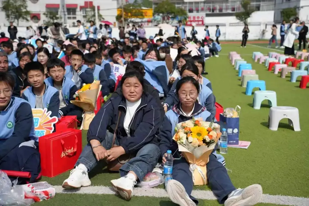 马踏青云酬壮志,文耀中考铸辉煌——淮阴区开明中学举行初三六十六天誓师大会 第3张
