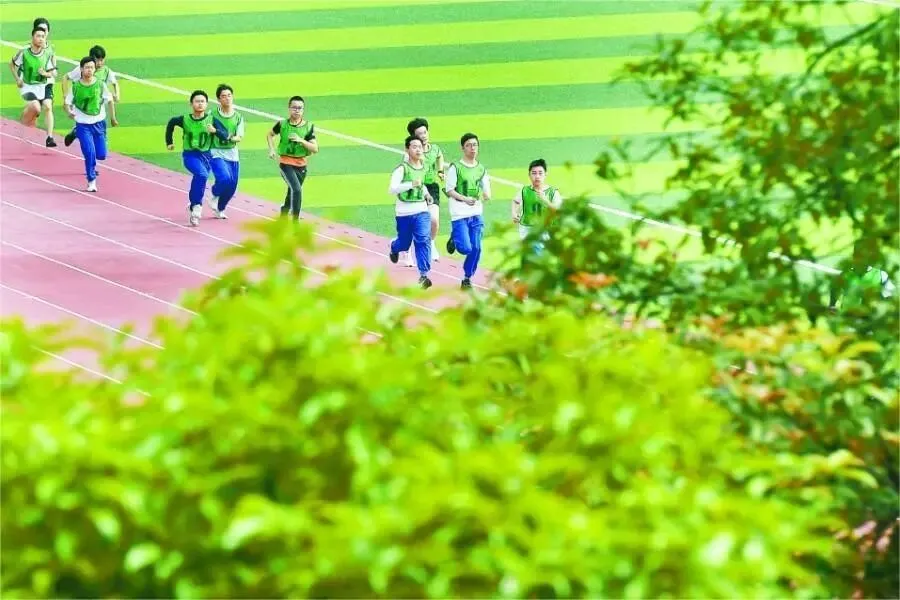 紧急提醒!体育中考摔倒了千万别爬起来!记住这个反常识的保分动作! 第10张 紧急提醒!体育中考摔倒了千万别爬起来!记住这个反常识的保分动作! 第10张