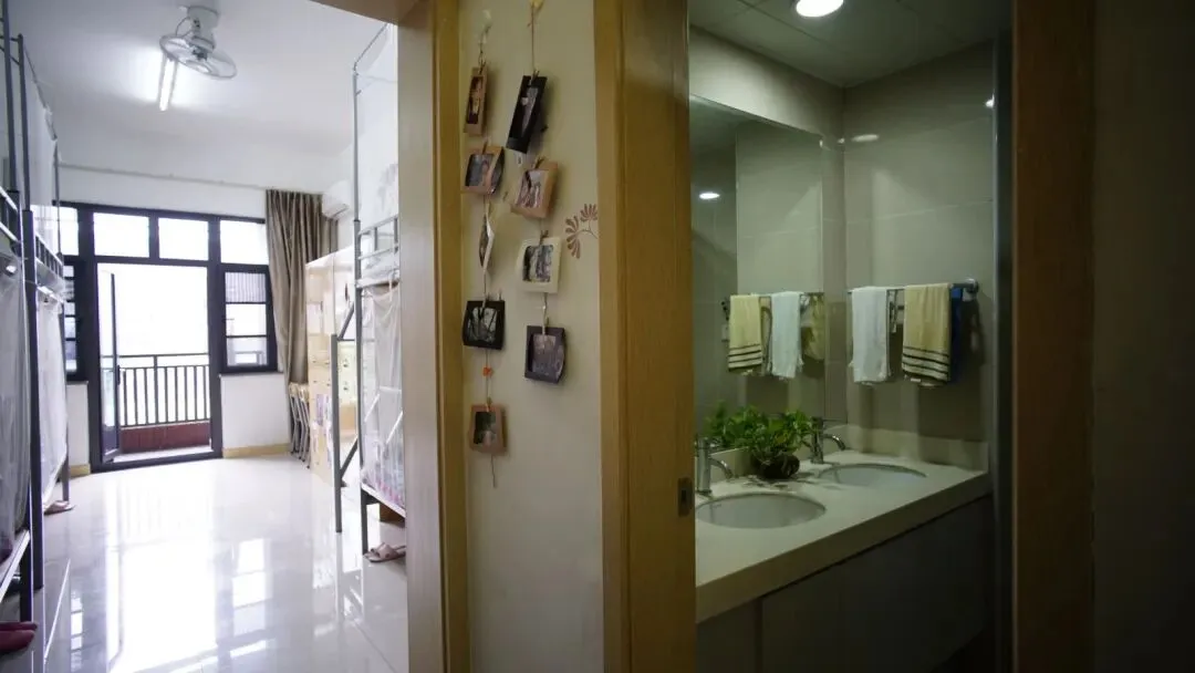 杭州各高中的住宿条件相差这么大!中考填志愿,家长关心升学数据,孩子最关心住宿和伙食/狮子探高中① 第28张