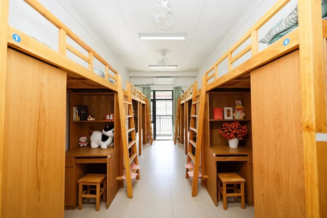 杭州各高中的住宿条件相差这么大!中考填志愿,家长关心升学数据,孩子最关心住宿和伙食/狮子探高中① 第39张