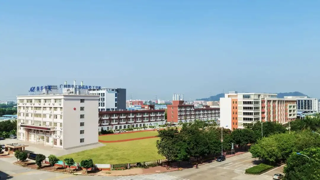 中考300分还有出路吗?这所学校毕业生被华为、周大福抢着要 第52张 中考300分还有出路吗?这所学校毕业生被华为、周大福抢着要 第52张