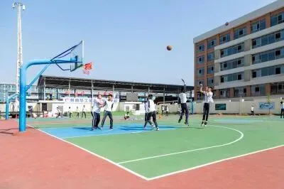 中考300分还有出路吗?这所学校毕业生被华为、周大福抢着要 第49张