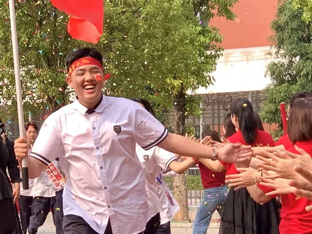 燃情誓师,逐梦中考——南宁市邕宁区民族中学2026届中考誓师大会圆满举行 第99张 燃情誓师,逐梦中考——南宁市邕宁区民族中学2026届中考誓师大会圆满举行 第99张