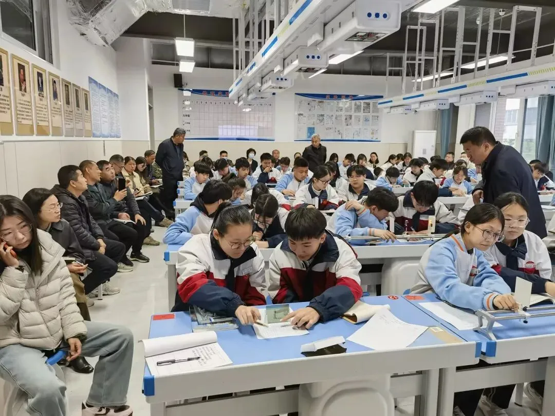 精研实验促实效,同心聚力备中考——2026年邹平市初中毕业班实验教学复习研讨会在实验中学顺利开展 第4张
