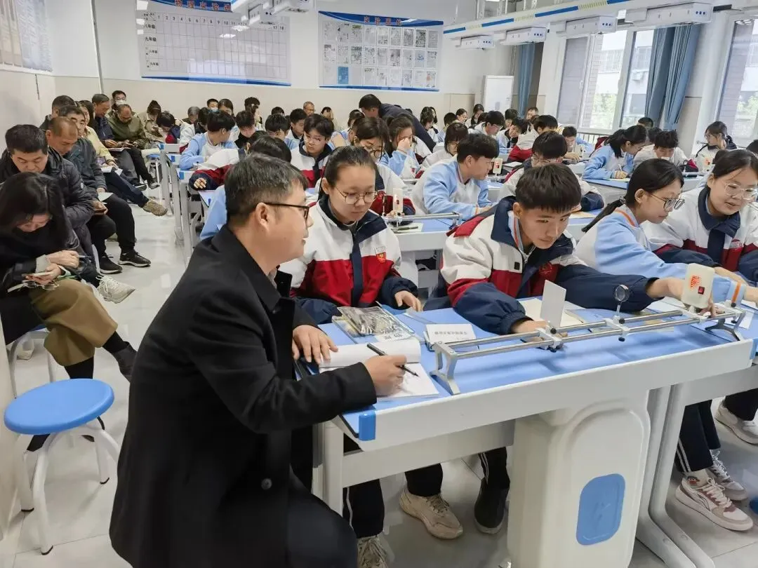 精研实验促实效,同心聚力备中考——2026年邹平市初中毕业班实验教学复习研讨会在实验中学顺利开展 第8张