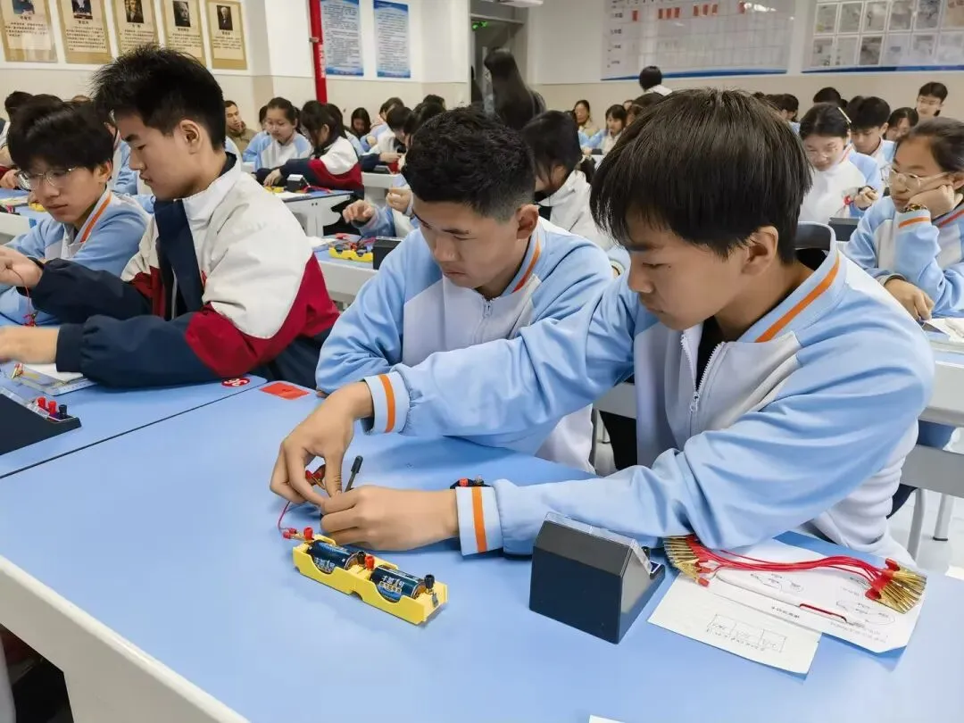 精研实验促实效,同心聚力备中考——2026年邹平市初中毕业班实验教学复习研讨会在实验中学顺利开展 第9张