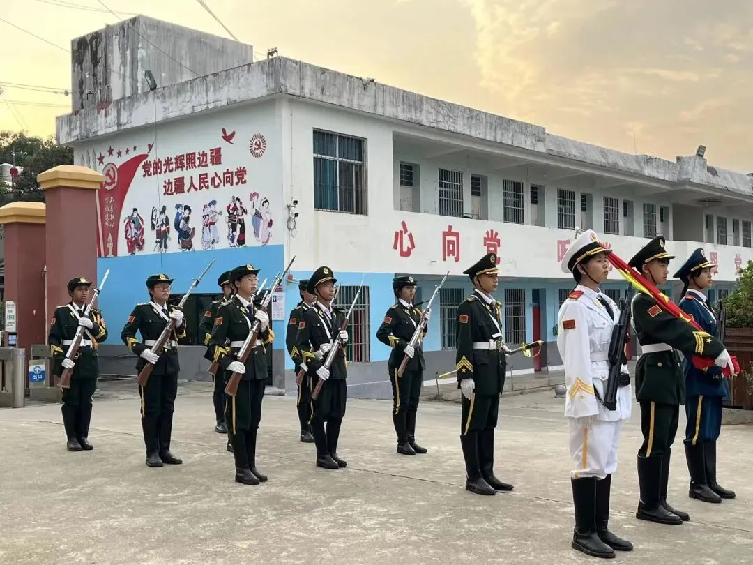 党建带团建赋能中考 誓师远足逐梦前行---镇康县军赛中学隆重举行冲刺66天誓师大会! 第16张
