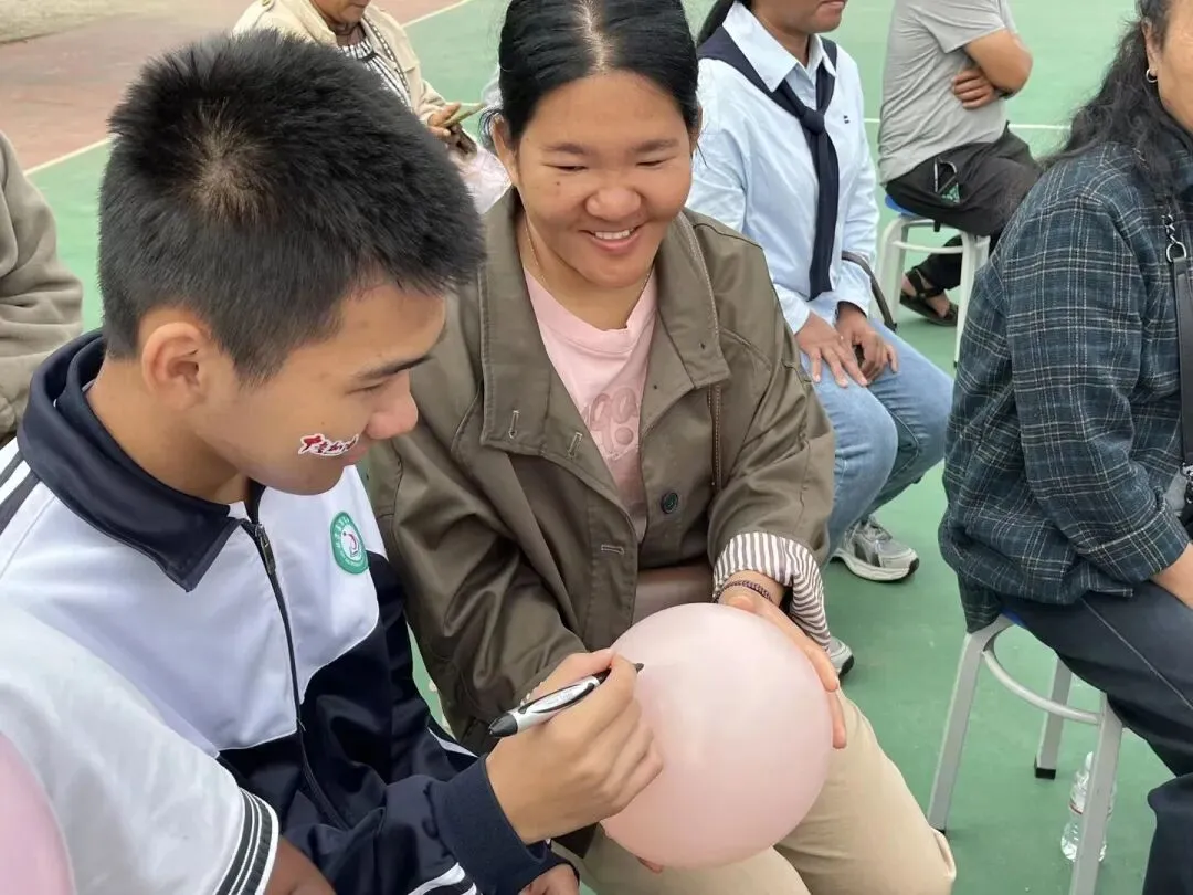 党建带团建赋能中考 誓师远足逐梦前行---镇康县军赛中学隆重举行冲刺66天誓师大会! 第39张