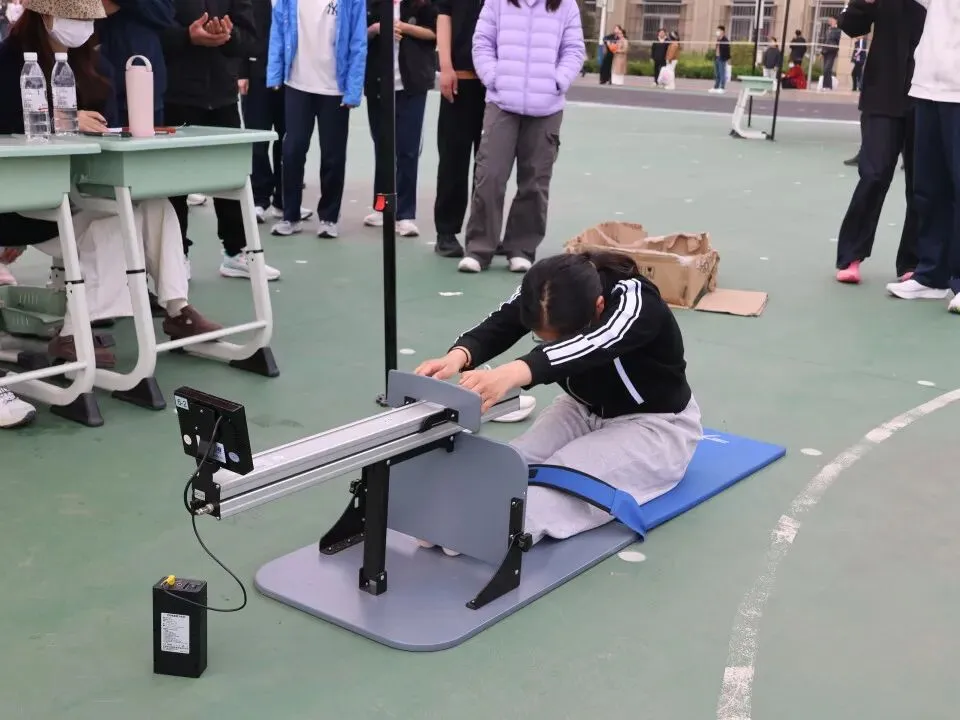 东海华杰中考体育模拟现场,千名家长有序等待,这一幕暖哭了! 第33张